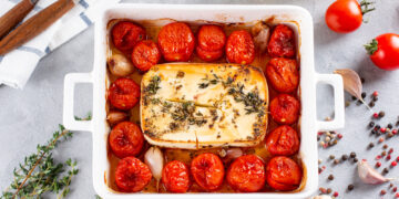 Savor the Sunshine: Delightful Baked Feta Pasta Perfect for Family Summer Dinners
